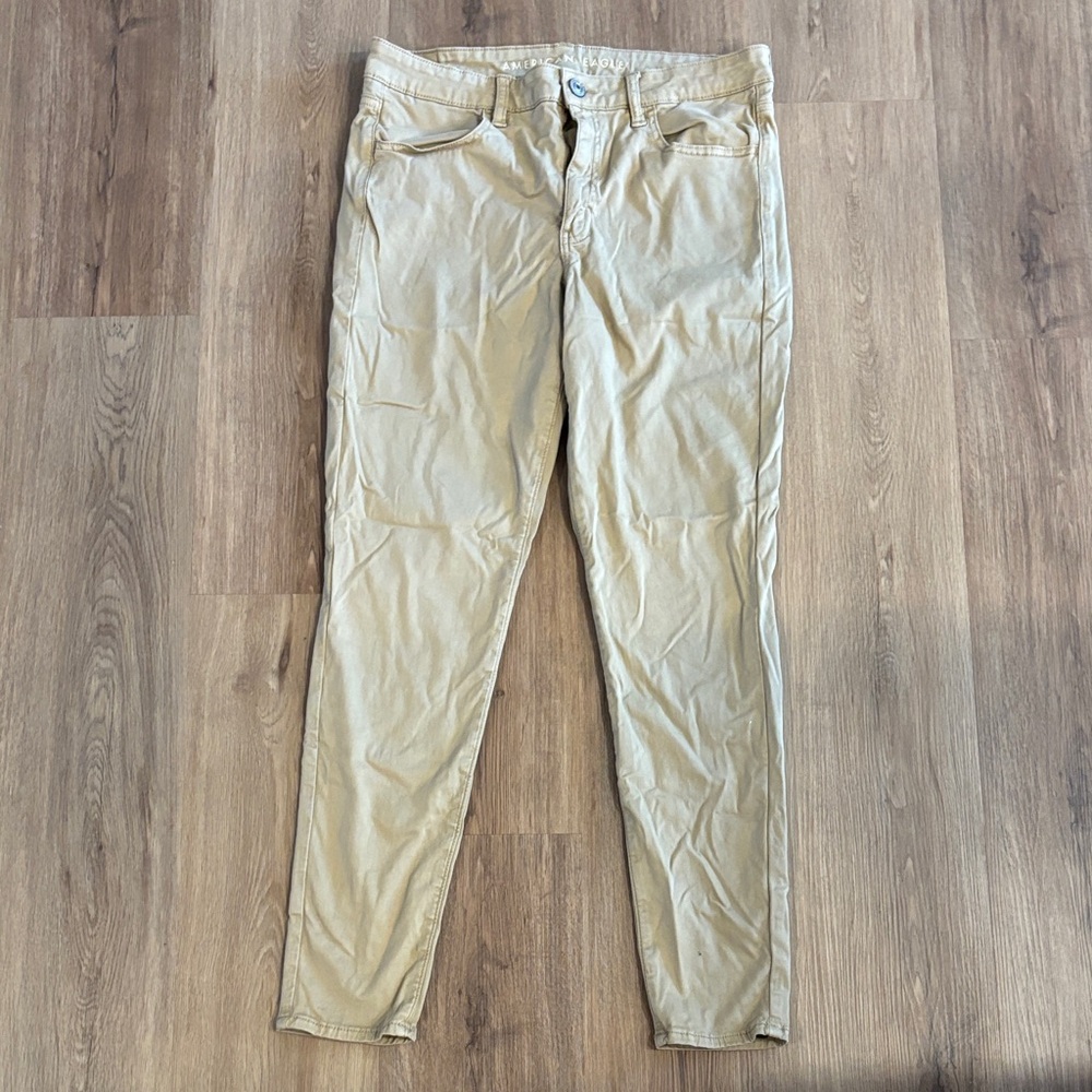 American Eagle Outfitters Skinny Jeans in Light Khaki